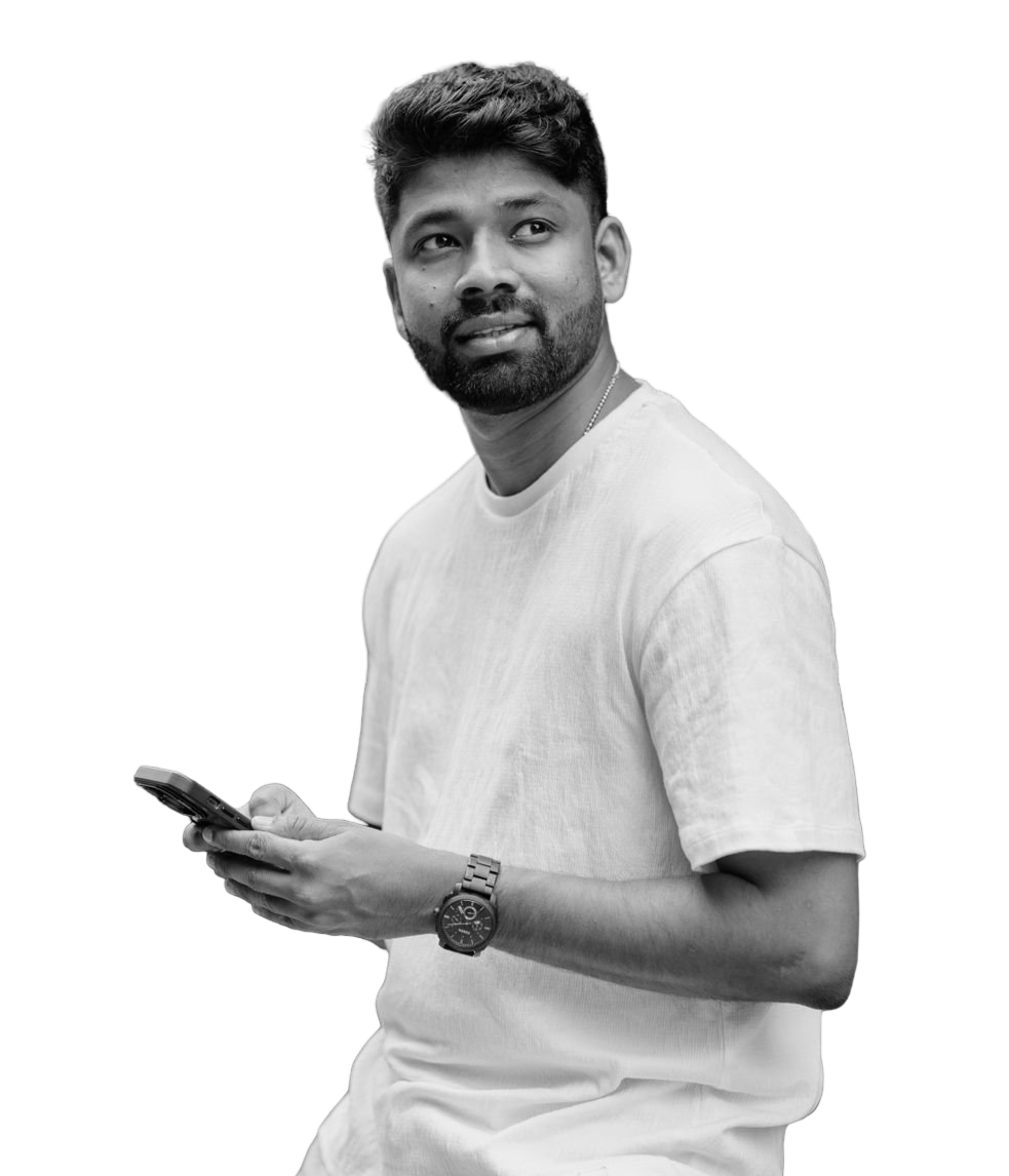 SEO expert Kerala Jijo Joseph holding a mobile phone