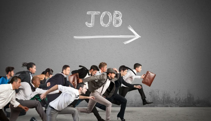 Students running towards job opportunities after completing digital marketing course